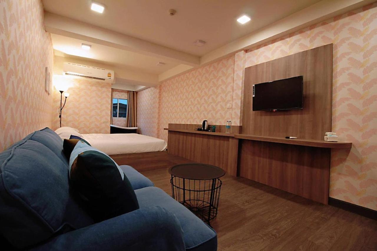 R 17 Living Hotel Bangkok Dış mekan fotoğraf