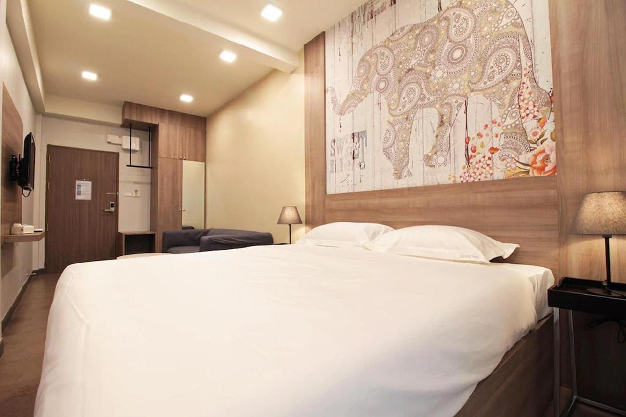 R 17 Living Hotel Bangkok Dış mekan fotoğraf