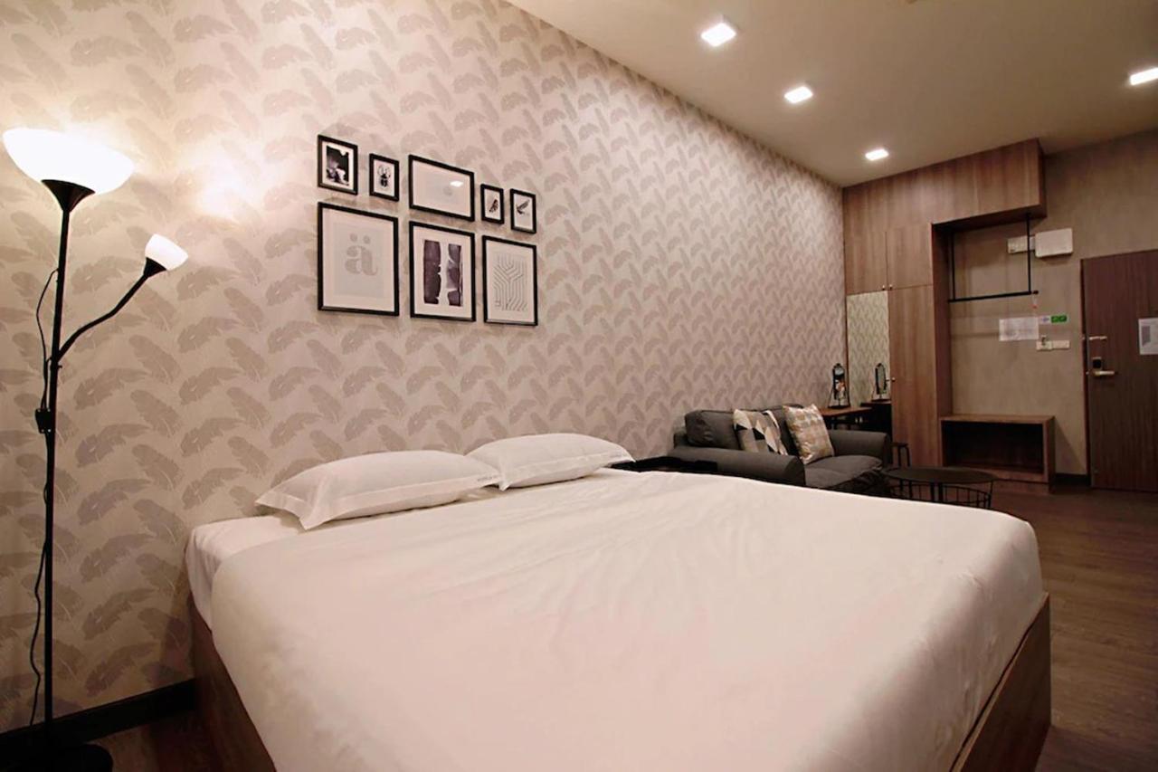 R 17 Living Hotel Bangkok Dış mekan fotoğraf