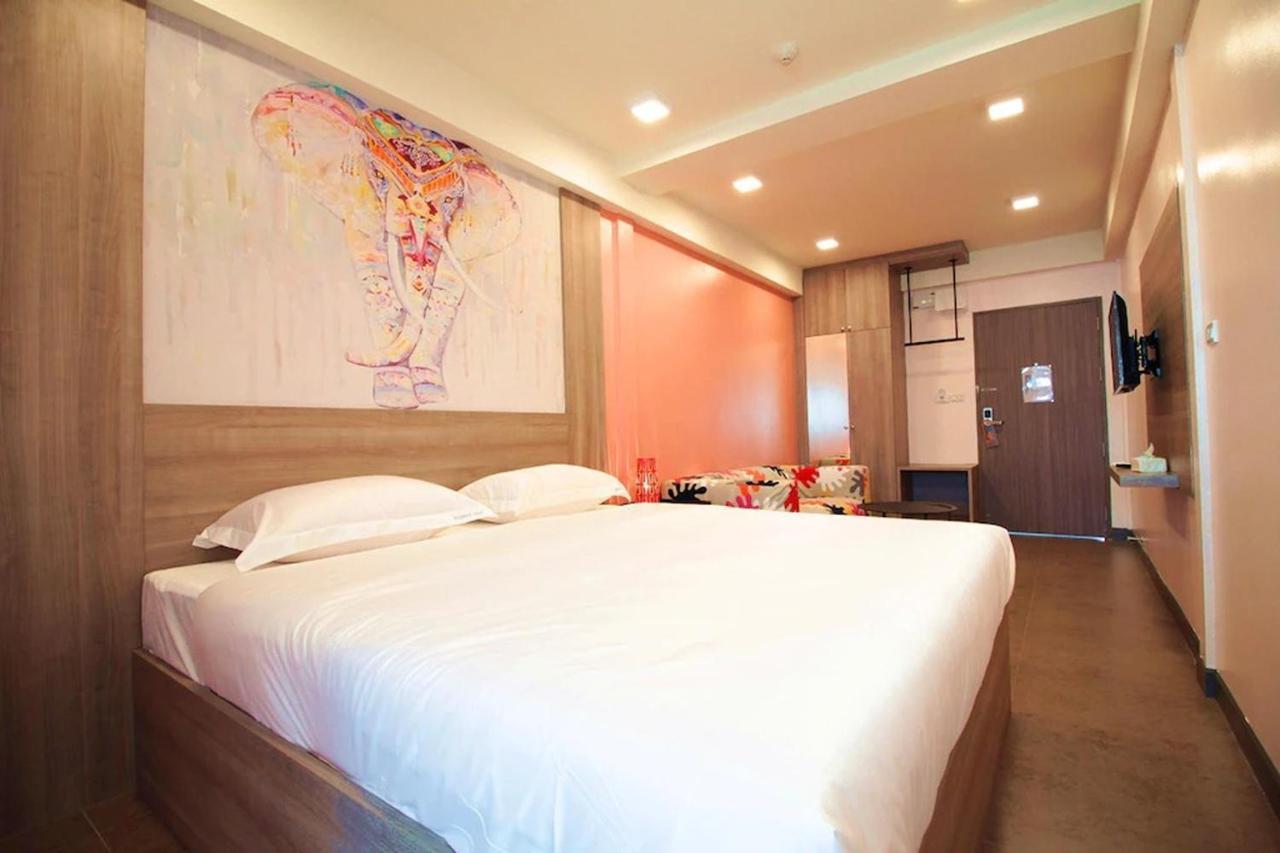 R 17 Living Hotel Bangkok Dış mekan fotoğraf