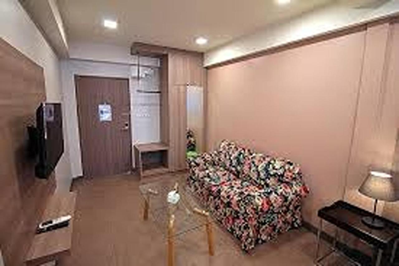R 17 Living Hotel Bangkok Dış mekan fotoğraf