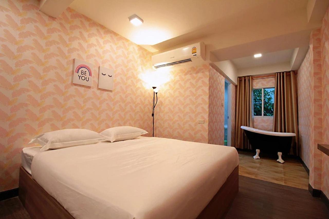 R 17 Living Hotel Bangkok Dış mekan fotoğraf